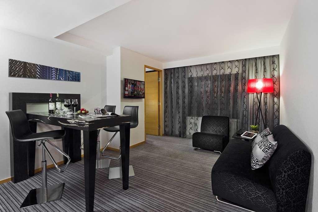 Kew Wanchai 4*